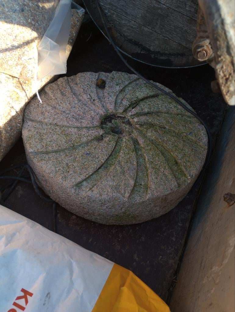 Oude granieten molensteen, Tuin en Terras, Ophalen, Gebruikt, Steen, Overige typen