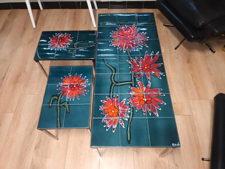 Table basse vintage Adri avec carreaux, Antiquités & Art, Antiquités | Céramique & Poterie, Enlèvement