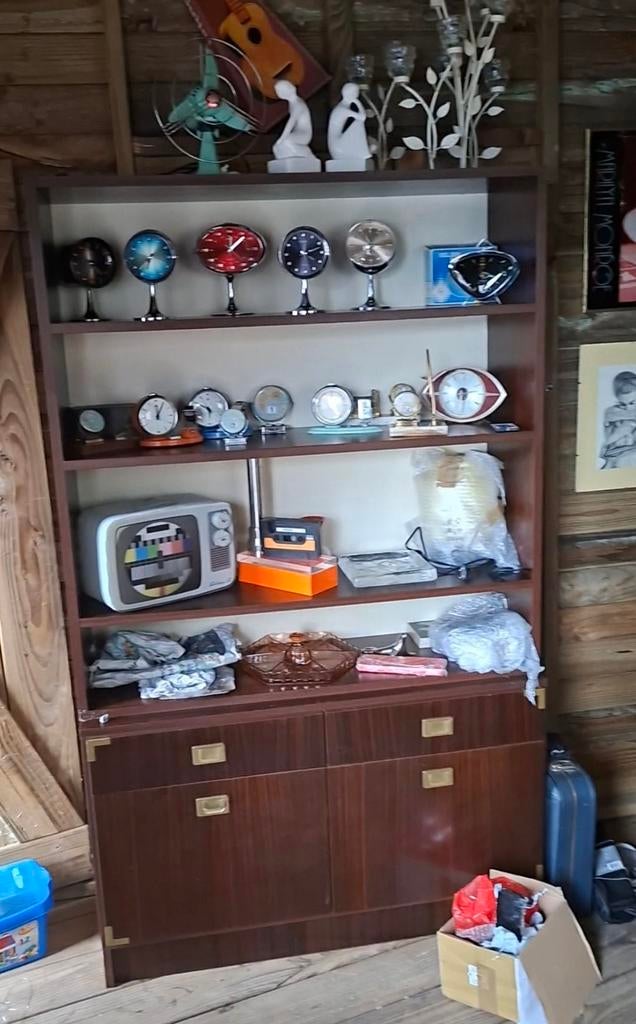 Cabinet gratuit du milieu du siècle ce samedi, Enlèvement