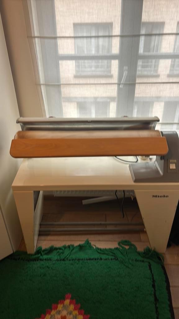 Miele B850 Strijkrol, Electroménager, Fers à repasser & Planches à repasser, Utilisé, Enlèvement