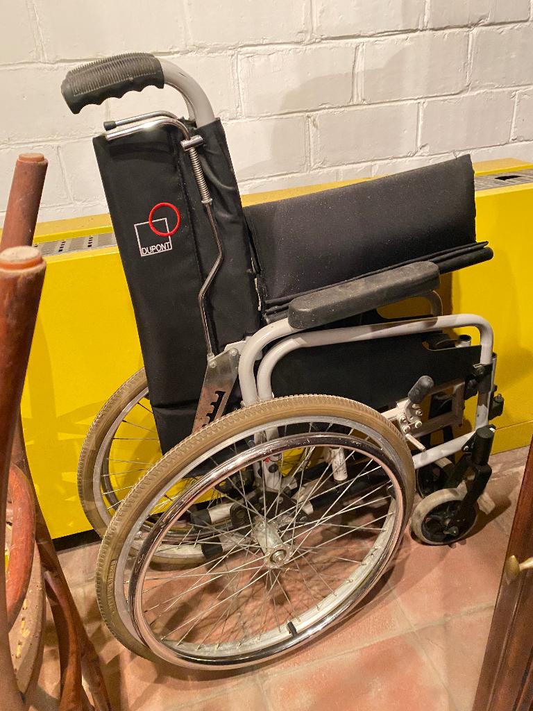 Fauteuil roulant Dupont pliable, Enlèvement, Utilisé, Fauteuil roulant à pousser