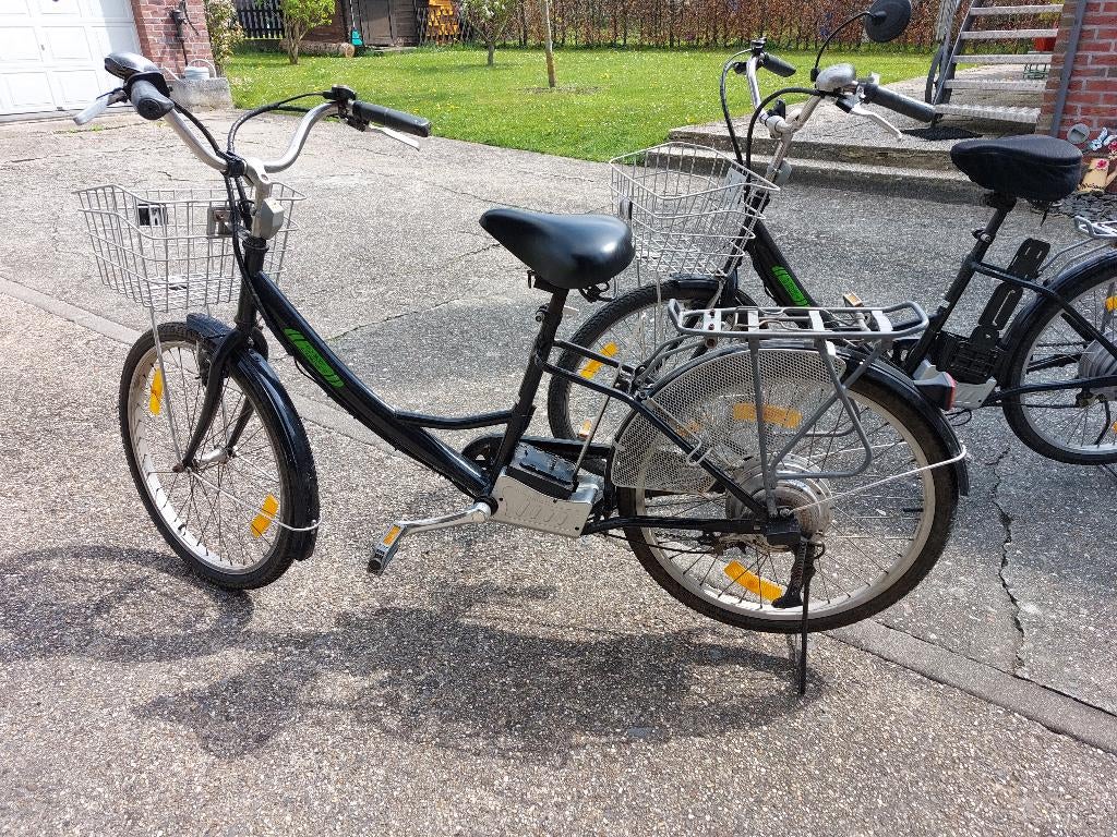 2 vélos anciens avec batterie récente, Enlèvement, Utilisé