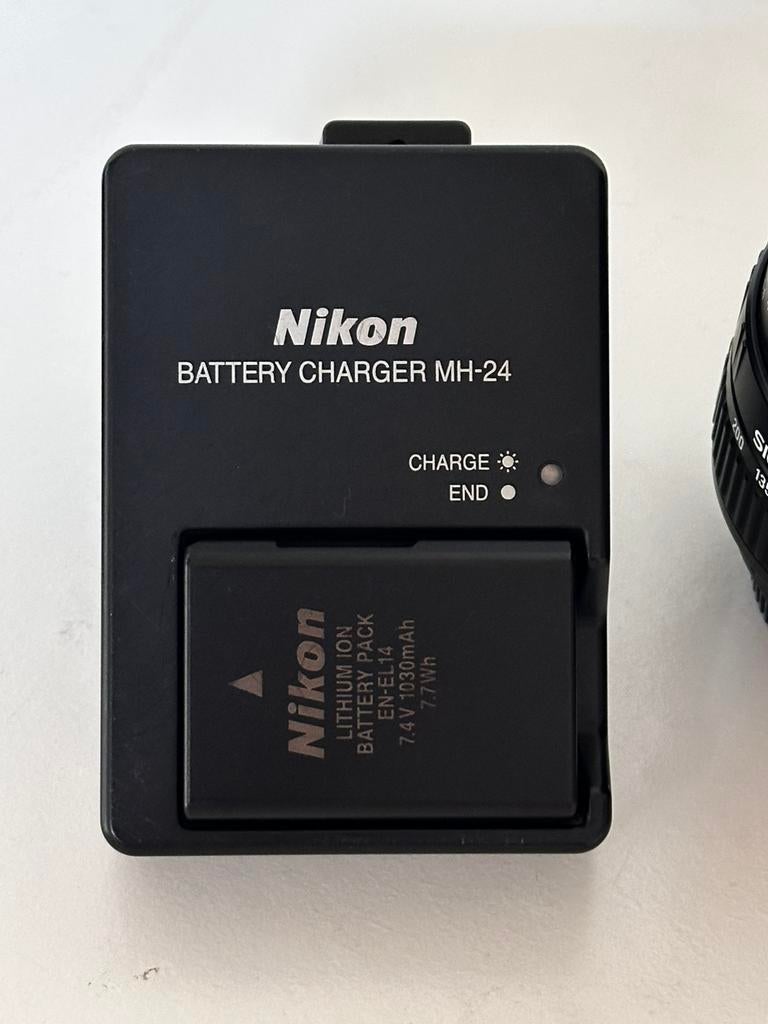 Nikon D3100 + 3 lenzen.  MOET SNEL WEG!!!, Ophalen, 14 Megapixel, Spiegelreflex, Zo goed als nieuw