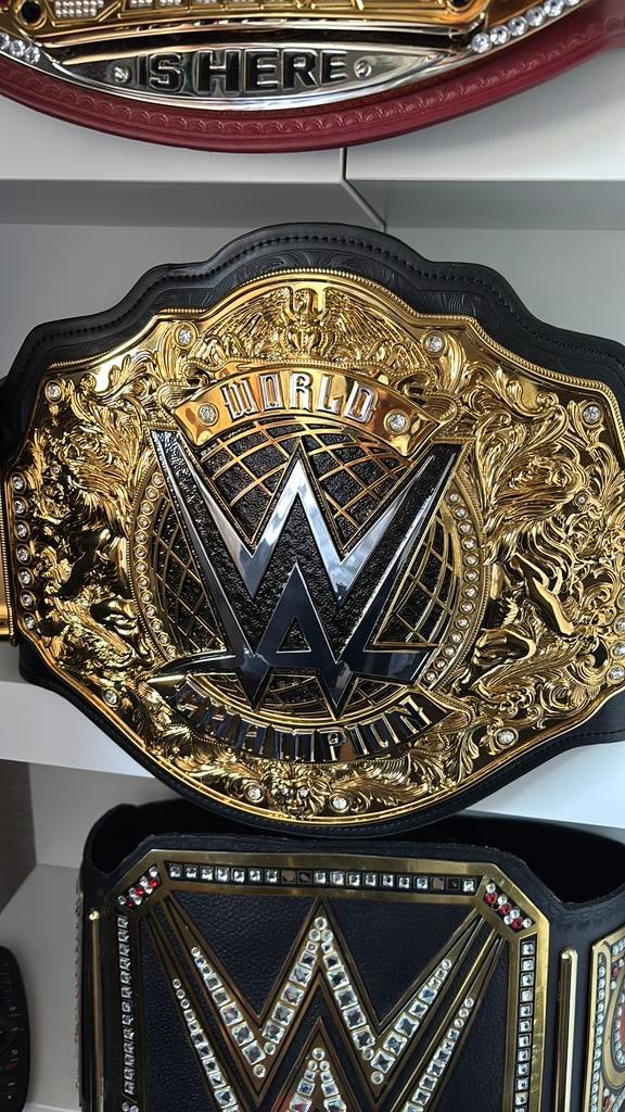 Ceinture lourde commémorative WWE, Enlèvement, Comme neuf