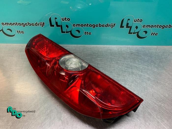 Achterlicht links van een Fiat Doblo (Doblo 10-), Auto-onderdelen, Verlichting, Fiat, Gebruikt, 3 maanden garantie, Ophalen of Verzenden