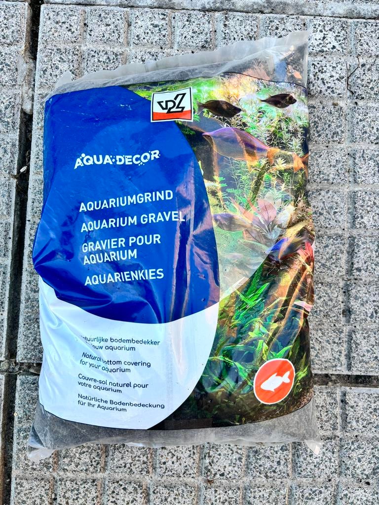 Zwart aquarium grind