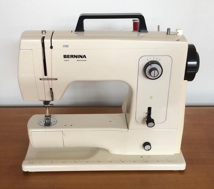 Bernina 803 en excellent état, Hobby & Loisirs créatifs, Machines à coudre & Accessoires, Utilisé, Machine à coudre, Bernina, Enlèvement