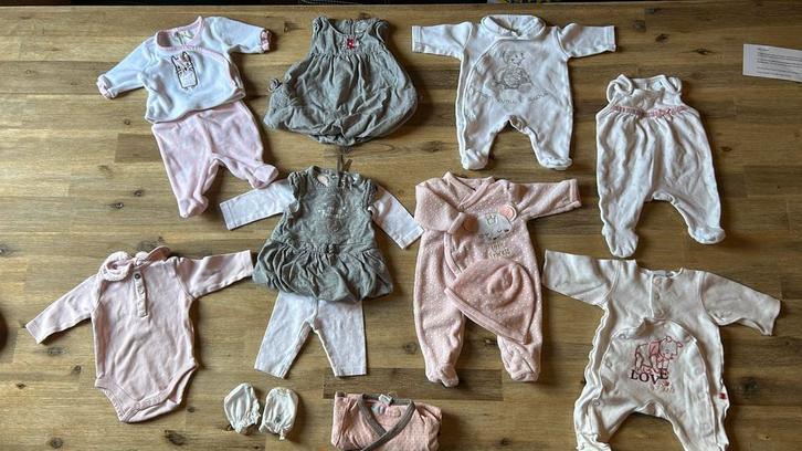 Lot de vêtements 0mois (50cm), Enfants & Bébés, Vêtements de bébé | Taille 50, Comme neuf, Fille, Ensemble, Enlèvement ou Envoi