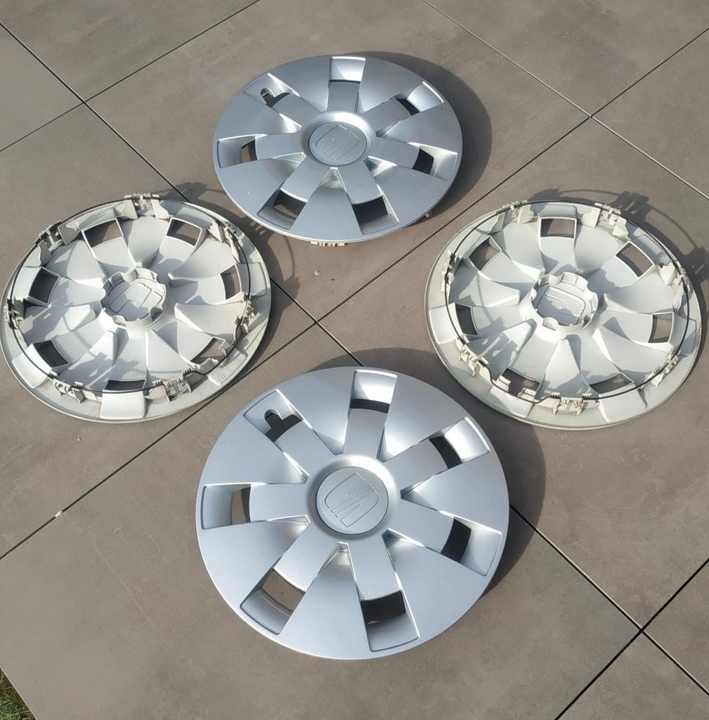 Enjoliveurs 15 pouces quasi neufs, Autos : Divers, Enjoliveurs, Enlèvement