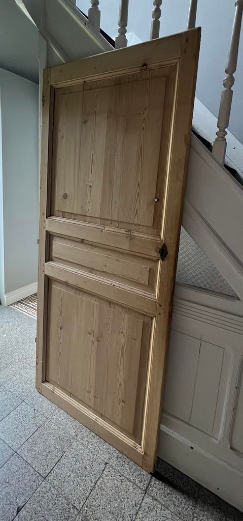 Porte ancienne en pin clair, Bricolage & Construction, Châssis & Portes coulissantes, 75 à 150 cm, Enlèvement, Utilisé, Bois