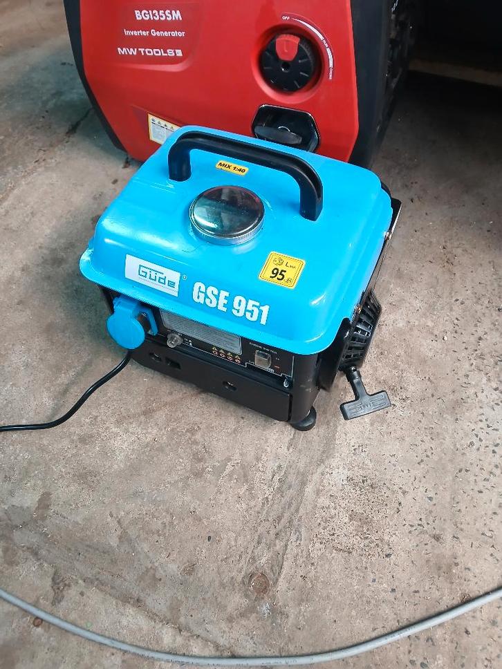 generator 2takt, Doe-het-zelf en Bouw, Aggregaten, Zo goed als nieuw, Benzine, Minder dan 5 kVA, Ophalen