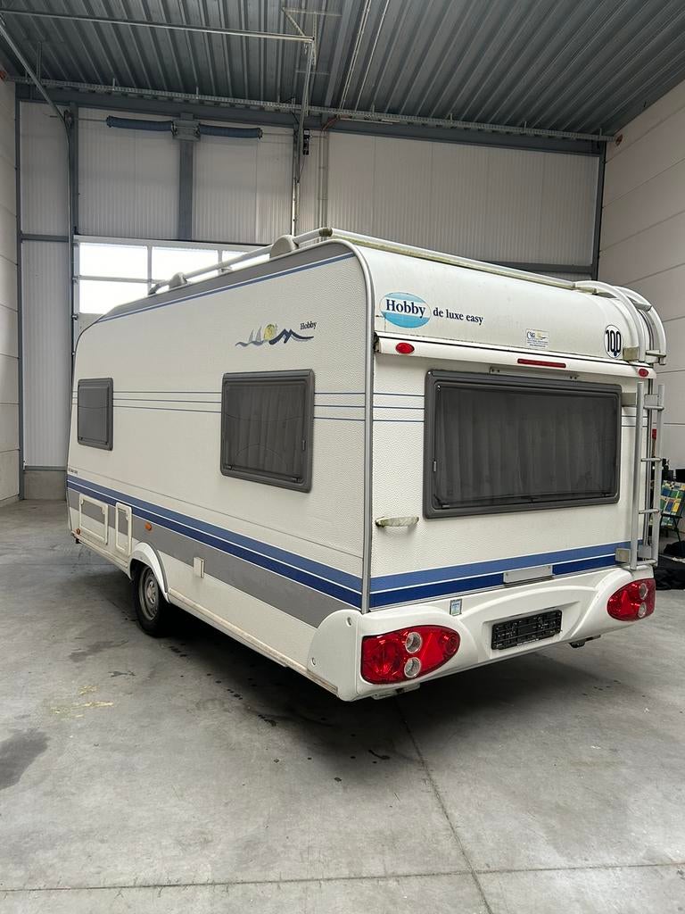 Caravan hobby 450, Vast bed, Rondzit, Hobby, Schokbreker