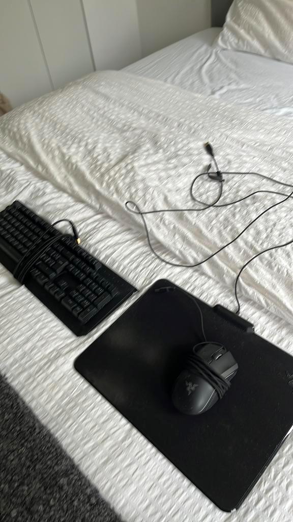 Razer gaming set: Blackwidow X Chroma, Mamba Elite, Firefly, Informatique & Logiciels, Ordinateurs de bureau, Comme neuf, Gaming