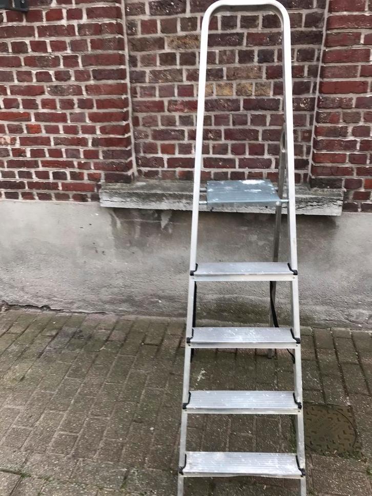 LADDER 5 TREDEN, ALU, GOEDE STAAT EN KWALİTEİT !, Bricolage & Construction, Matériel de peinture, Utilisé, Autres types, Enlèvement ou Envoi