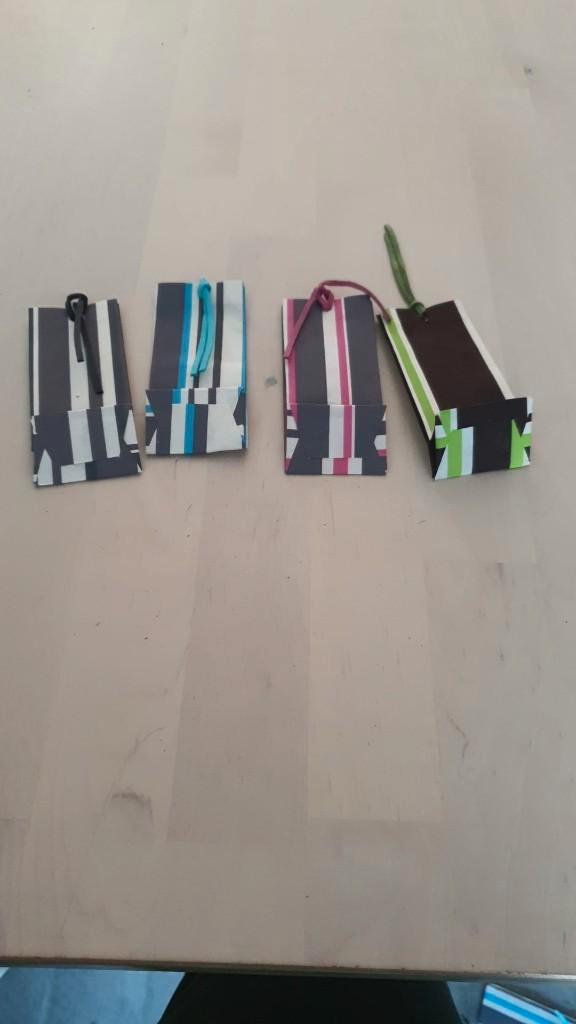 Leuke gestreepte lage doosjes in 4 kleuren UITVERKOOP, Enfants & Bébés, Cadeaux d'accouchement & Assiettes de naissance, Neuf