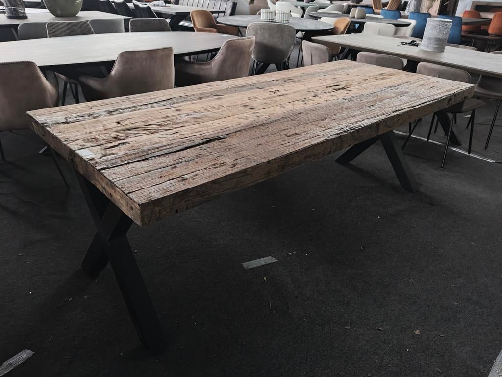 Oudgemaakte tafel met x-poten (outlet), Ophalen, Nieuw, Hout