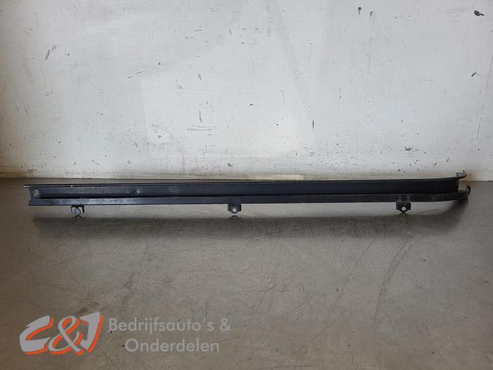 Schuifdeurrail links van een Mercedes V-Klasse, Gebruikt, -, Ophalen of Verzenden, -