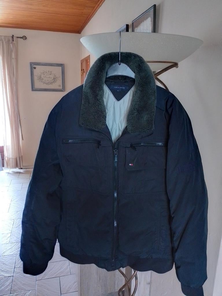 Veste Tommy Hilfiger XXL (Modèle Aviateur) État neuf., Vêtements | Hommes, Vestes | Hiver, Enlèvement, Comme neuf, Tommy Hilfiger