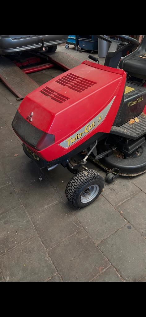 capot de tondeuse autoportée recherché, Jardin & Terrasse, Tondeuses autoportées, Utilisé, 90 à 120 cm, Enlèvement