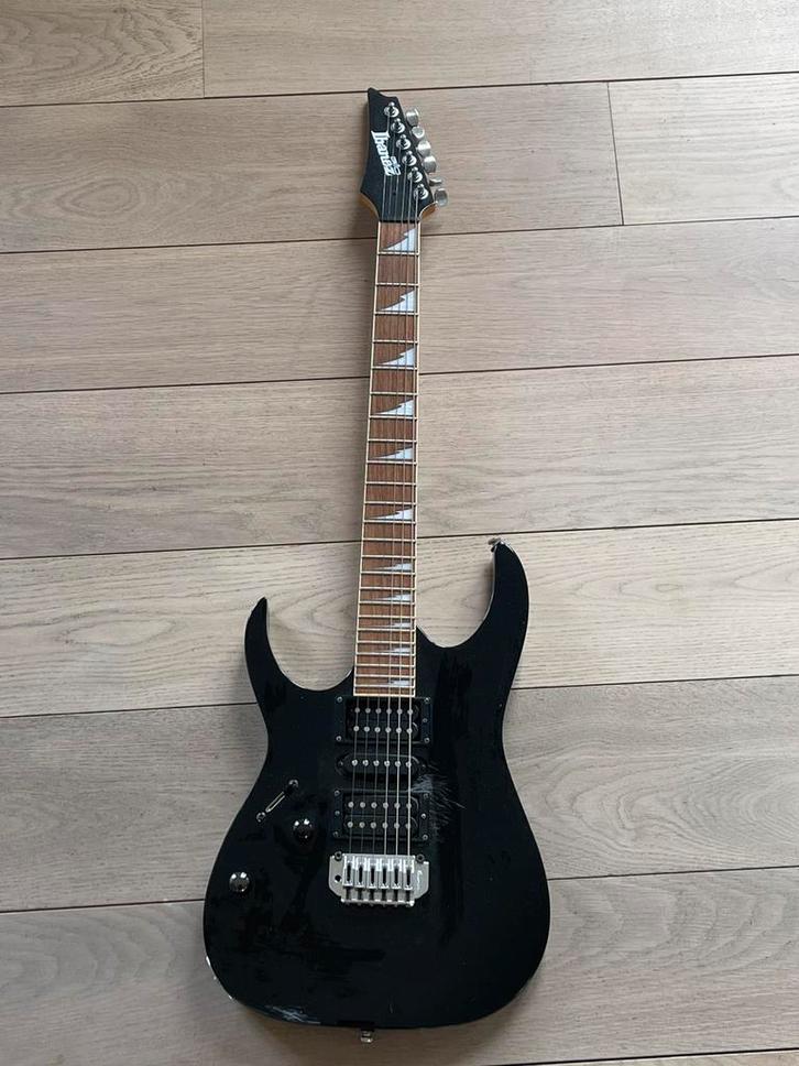 Linkshandige Ibanez Gio elektrische gitaar, Muziek en Instrumenten, Snaarinstrumenten | Gitaren | Elektrisch, Zo goed als nieuw