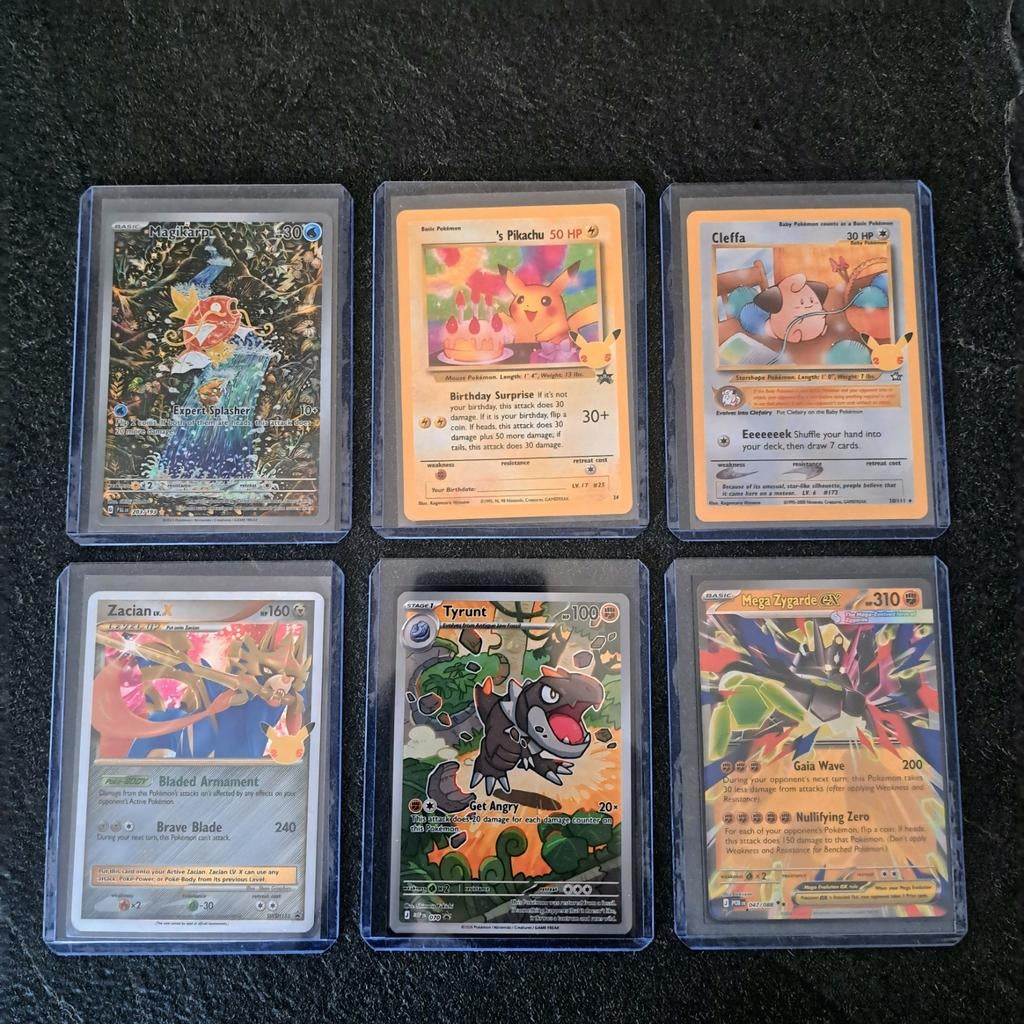 6 verschillende Pokémon kaarten, Hobby en Vrije tijd, Verzamelkaartspellen | Pokémon, Ophalen of Verzenden