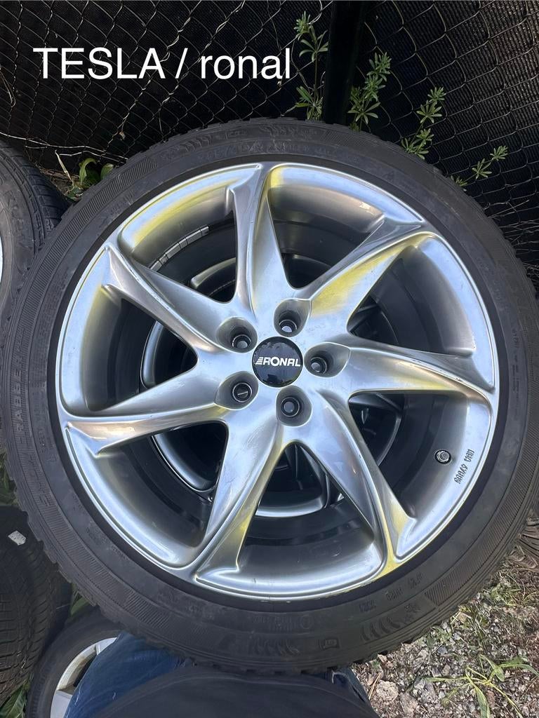 Tesla velgen met banden in goede staat, Auto-onderdelen, Ophalen, Gebruikt, 255 mm, Banden en Velgen