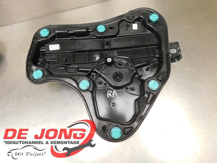 Mécanique vitre 4portes arrière droite d'un Volkswagen Gol, Autos : Pièces & Accessoires, Volkswagen, -, 3 mois de garantie, Utilisé