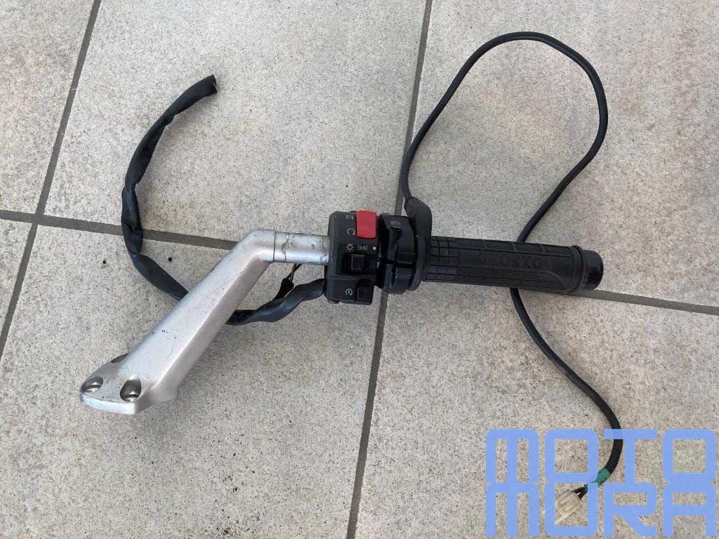 Stuur/ handvat rechts voor de Yamaha FJR1300 2001 - 2002 5JW, Motoren, Yamaha Motor Co., Ltd., 2500, Shingai, Iwata, Shizuoka, Japan, 438-8501