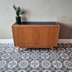 Vintage kast met glazen blad, Huis en Inrichting, Ophalen