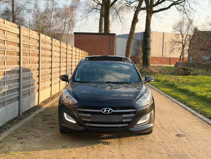 Hyundai i30, Autos, Hyundai, Particulier, i30, ABS, Caméra de recul, Airbags, Air conditionné, Alarme, Bluetooth, Feux de virage