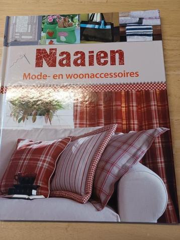 Naaien mode- en woonaccessoires beschikbaar voor biedingen