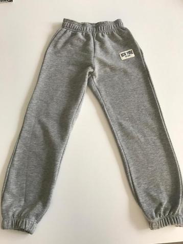 Grijze joggingsbroek van Zara maat 134, in perfecte staat!  beschikbaar voor biedingen