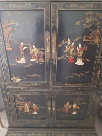 Chinese antieke kast beschikbaar voor biedingen