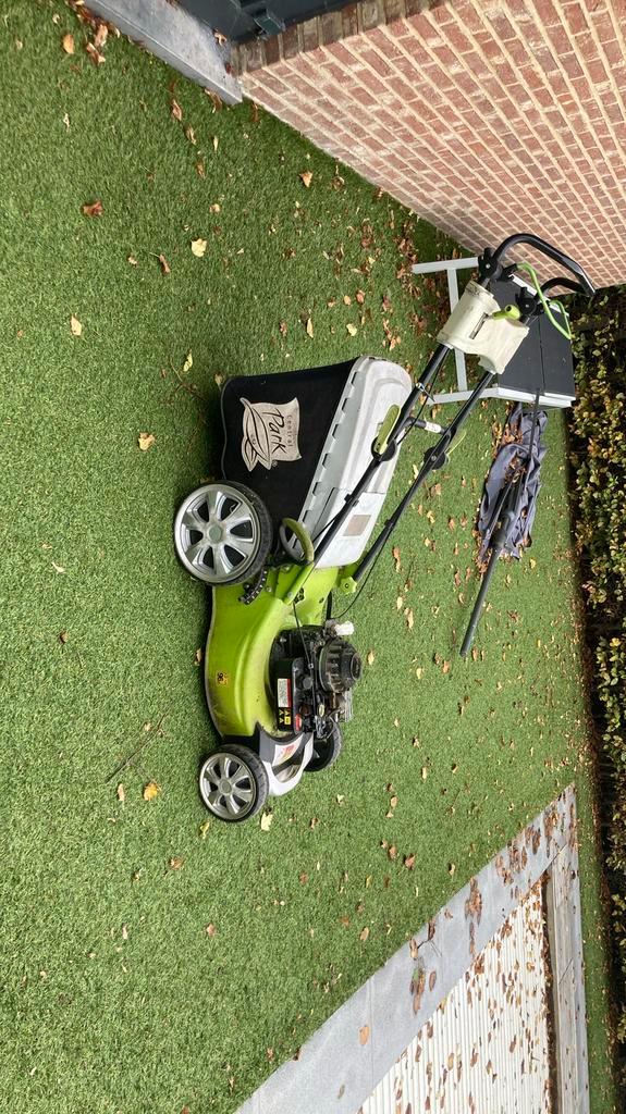 Central park Briggs and stratton grasmaaier voor onderdelen, Tuin en Terras, Grasmaaiers, Gebruikt, Benzine-grasmaaier, 40 t/m 49 cm