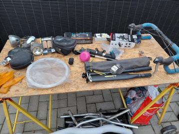 Lot fiets onderdelen  beschikbaar voor biedingen
