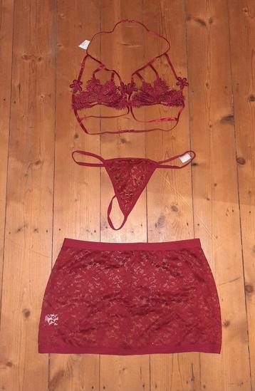 NIEUWE 3delig lingerie setje "L" beschikbaar voor biedingen