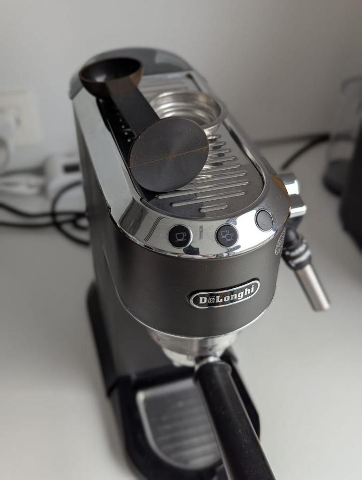 Delonghi dedica coffee machine, Elektronische apparatuur, Koffiezetapparaten, Zo goed als nieuw, Gemalen koffie, Espresso apparaat