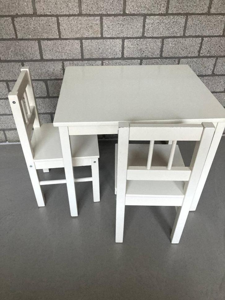 Kindertafel en -stoelen (Kritter - Ikea), Huis en Inrichting, Kasten | Stellingkasten, Gebruikt, Ophalen