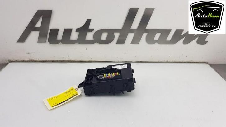 ZEKERINGKAST Opel Meriva (01-2010/03-2017) (|13410470|), Auto-onderdelen, Elektronica en Kabels, Opel, Gebruikt