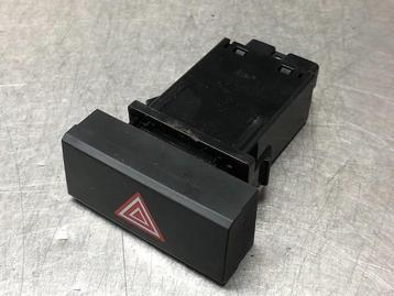 ALARMLICHTEN SCHAKELAAR Hyundai i10 (B5) (|299130180|) beschikbaar voor biedingen