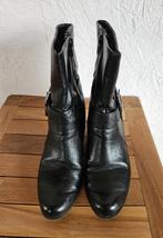 Bottillons noirs Marco Tozzi pointure 38, Zwart, Lage of Enkellaarzen, Ophalen of Verzenden, Gedragen