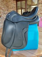 Kingsley dressuurzadel 17 inch, Dieren en Toebehoren, Paarden en Pony's | Zadels, Ophalen, Zo goed als nieuw