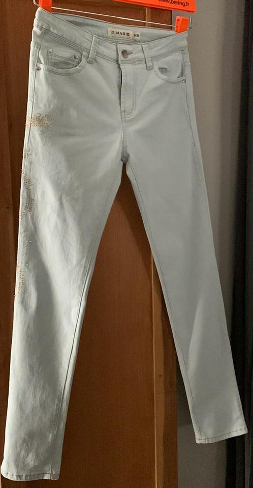 Pantalon X-MAX Bleu Clair avec Strass 38 ETAT NEUF, Vêtements | Femmes, Culottes & Pantalons, Comme neuf, Taille 38/40 (M), Longs