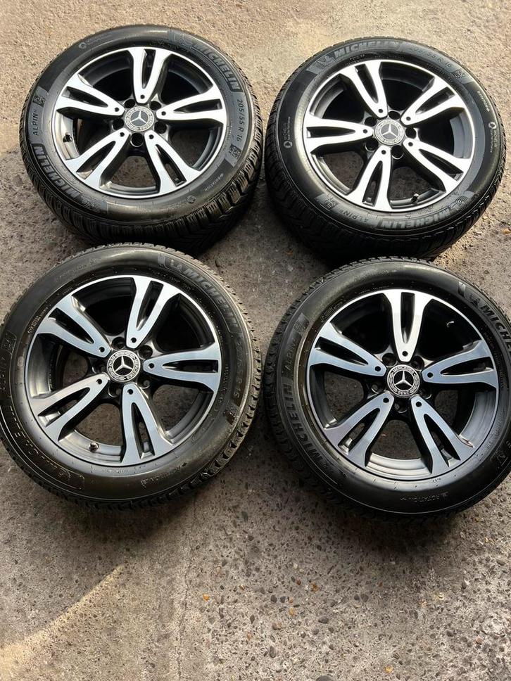 Mercedes A B CLA klasse 16 inch origineel winterset velgen, Auto-onderdelen, Banden en Velgen, Banden en Velgen, Winterbanden