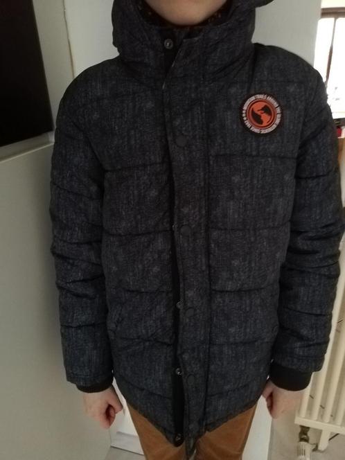 Grijze winterjas WE maat 134 140 kap ritssluiting, Kinderen en Baby's, Kinderkleding | Maat 134, Zo goed als nieuw, Ophalen of Verzenden