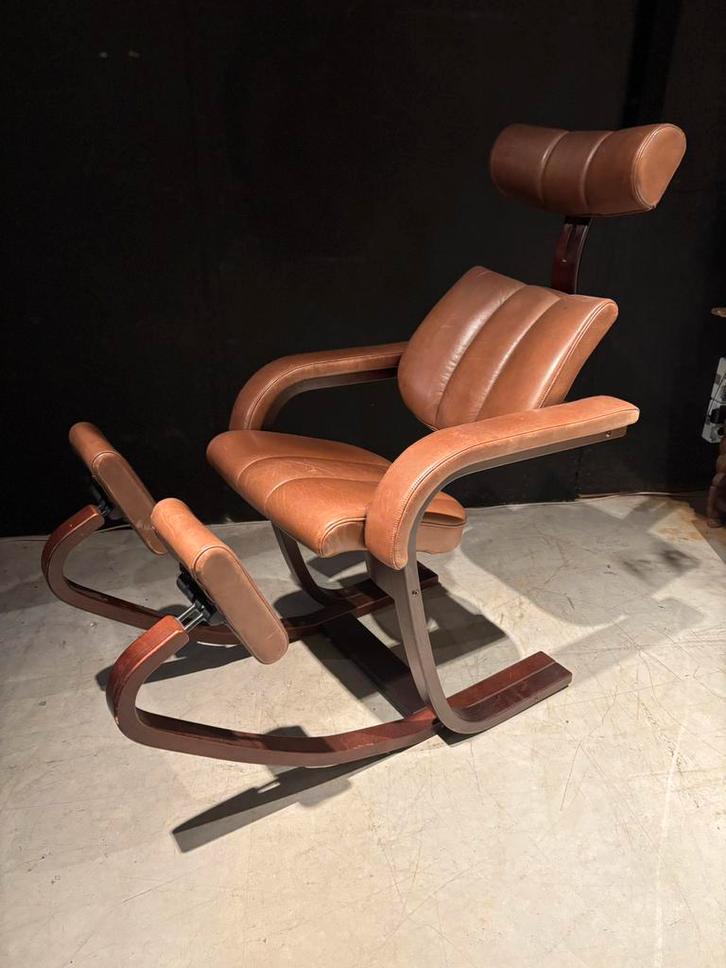 STOKKE Vintage Ergonomische Stoel design Peter Opsvik, Huis en Inrichting, Fauteuils, Gebruikt, Hout, Leer, 50 tot 75 cm, 100 tot 125 cm