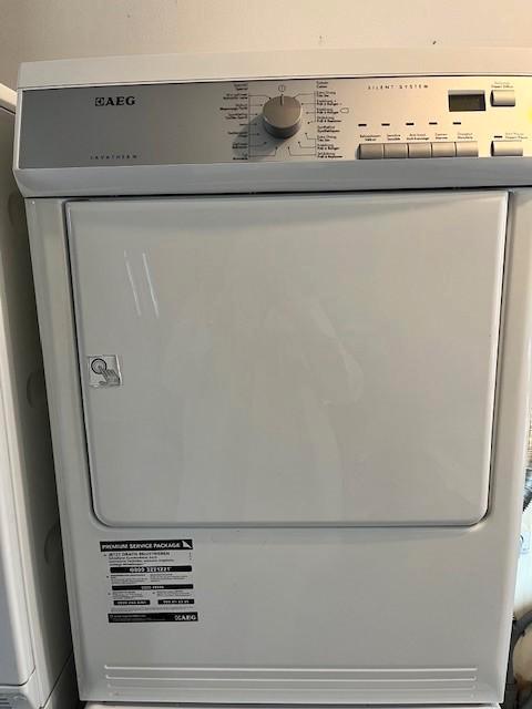 SÈCHE-LINGE, Elektronische apparatuur, Droogkasten, Gebruikt, Luchtafvoer, Voorlader, 8 tot 10 kg, 85 tot 90 cm, Anti-kreukfase