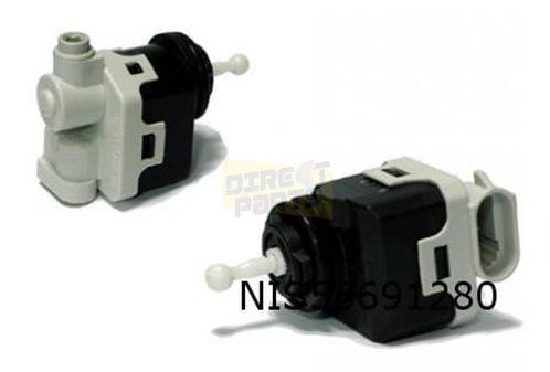 Nissan koplampstelmotor Links/Rechts voor Primera / Qashqai, Auto-onderdelen, Verlichting, Nissan, Nieuw, Verzenden