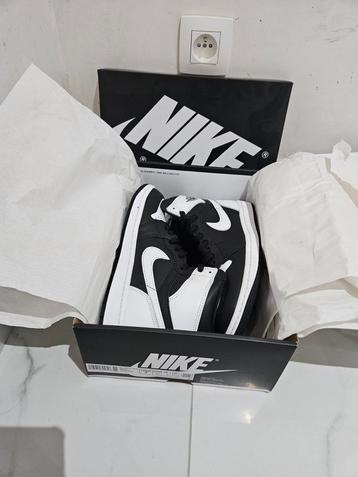 Nike Air Jordan rétro 1 high og neuve pointure 40 rare, Enlèvement, Comme neuf