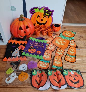 Décorations et accessoires d'Halloween beschikbaar voor biedingen